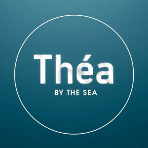 Thèa by the sea